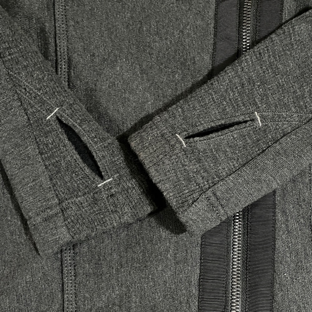 Lululemon Virasana Blanket Wrap Heathered Black - Picture 9 of 16
